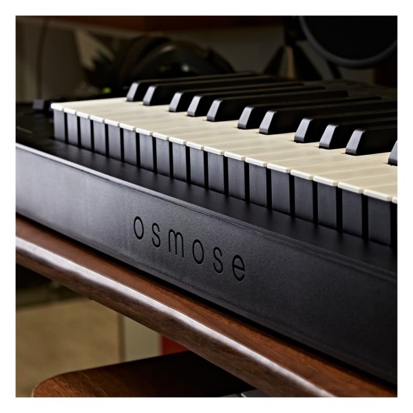 Expressive E OSMOSE Expressive Synthesizer - Ex Demo, Lifestyle 2