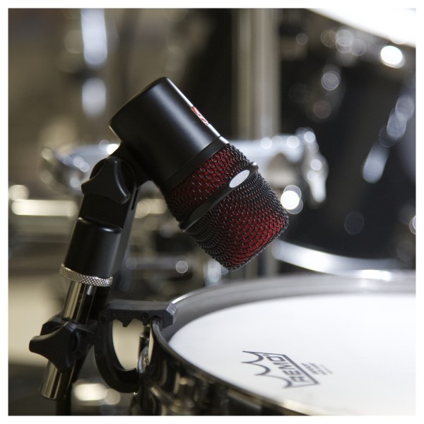 V Beat Black on snare
