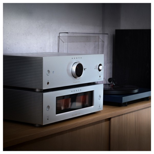Onkyo Icon M-80 Power Amplifier, Silver lifestlye 1