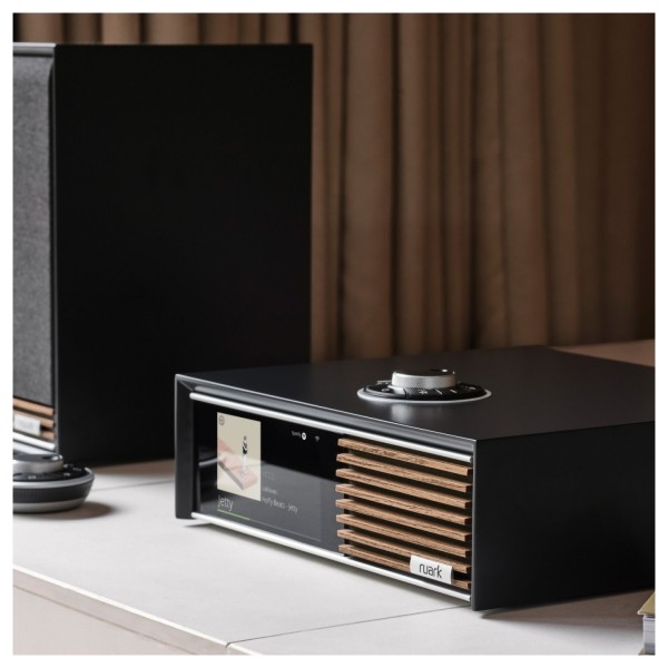 Ruark R610 Integrated Music System, Walnut with Half-Price R-CD100 USB CD Player lifestyle 2