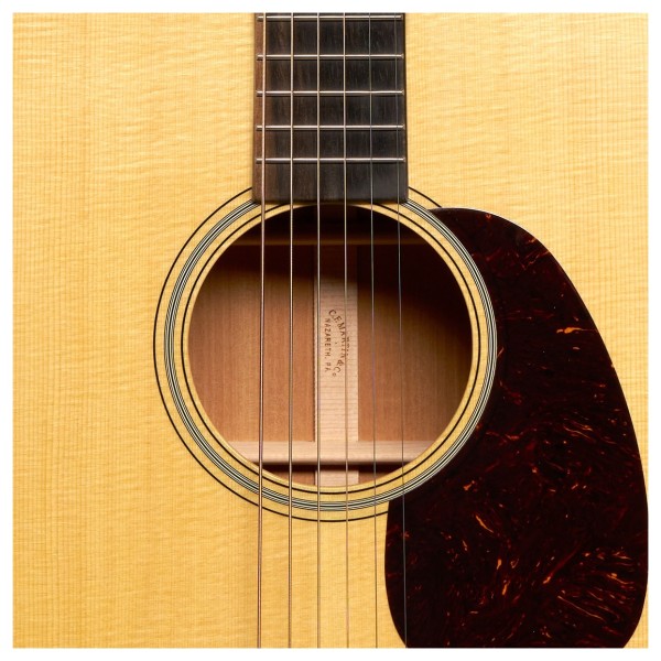 Martin Super D-18 - soundhole