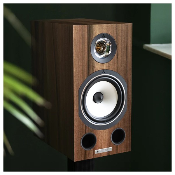 Triangle Comete EZ Bookshelf Speakers (Pair), Black Ash - lifestyle 1 