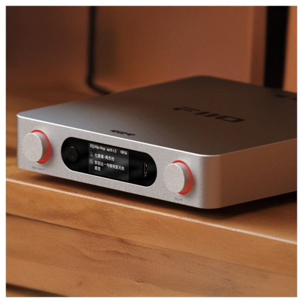 FiiO BR15 R2R Desktop Bluetooth Receiver, Silver lifestyle 