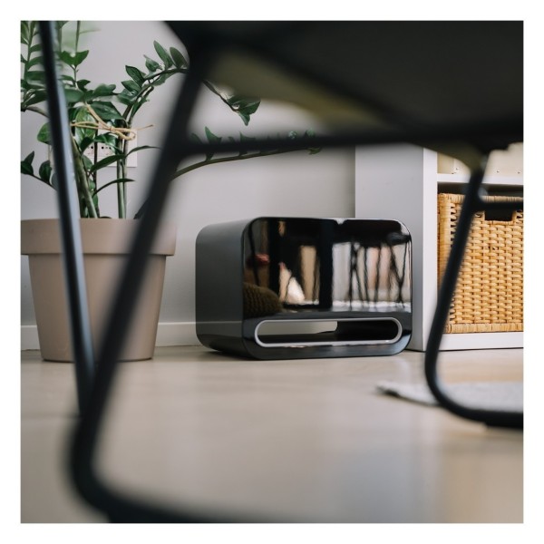 WiiM Sub Pro Subwoofer, White lifestyle 2