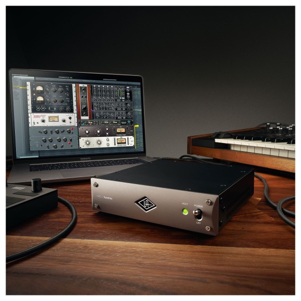 Universal Audio UAD-2 lifestyle 1 