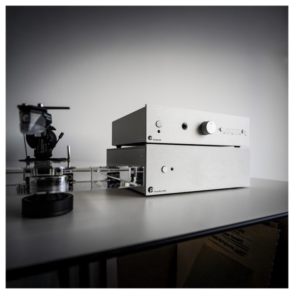 Pro Ject Pre Box S3 Pre Amp, Silver lifestyle 2