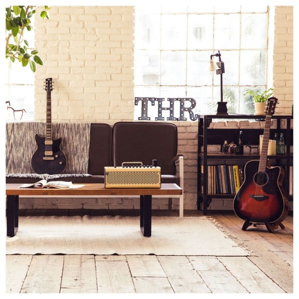 Yamaha THR30IIW Wireless Guitar Amp - Lifestyle 3