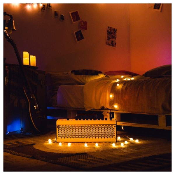 Yamaha THR30IIW Wireless Guitar Amp - Lifestyle 7