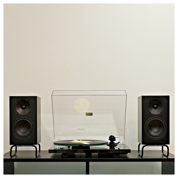 ELAC Designer Series Debut ConneX Adsum Active Bookshelf Speakers (Pair), Black - Lifestyle image, set up with turntable