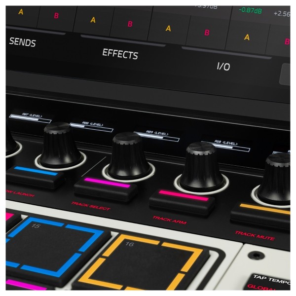 MPC XL Standalone Sampler and Sequencer - Detail