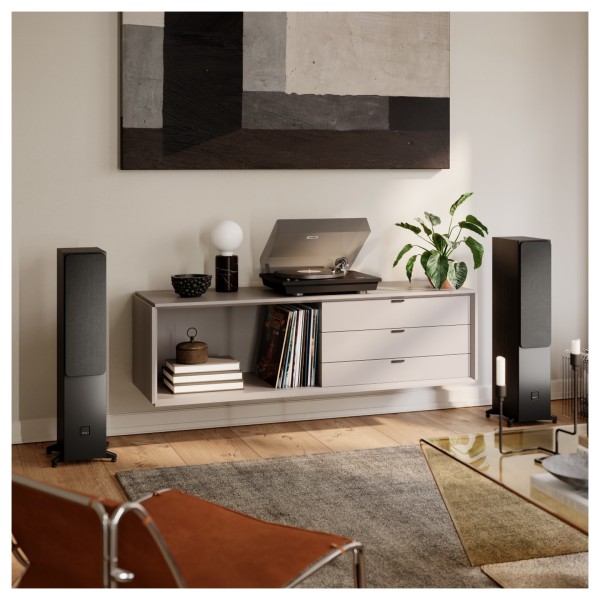 DALI Sonik 5 Floorstanding Speakers, lifestlye 3 