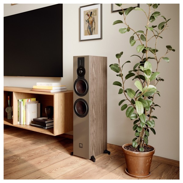 DALI Sonik 7 Floorstanding Speakers, lifestyle 2