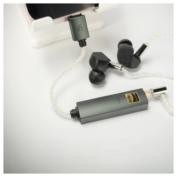 iFi GO Link MAX Ultra Portable DAC Dongle USB-C to 4.4mm Balanced and 3.5mm - lifestyle  5