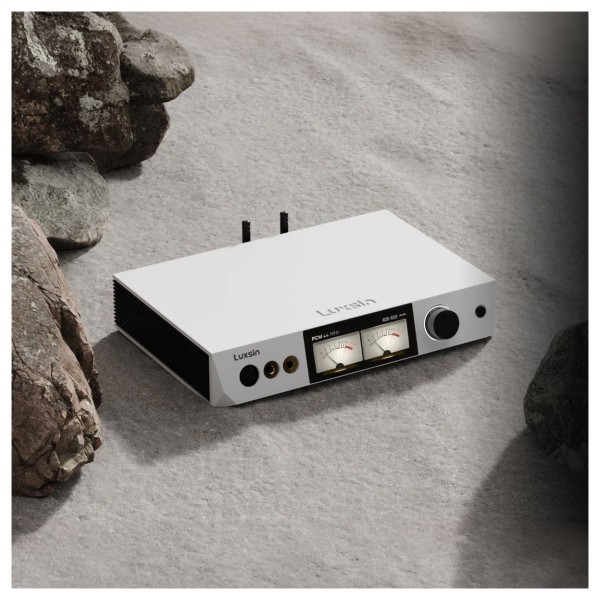 Luxsin X9 Headphone Amplifier - lifestyle 1