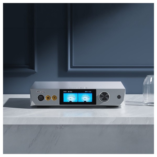 Luxsin X9 Headphone Amplifier - lifestyle 3