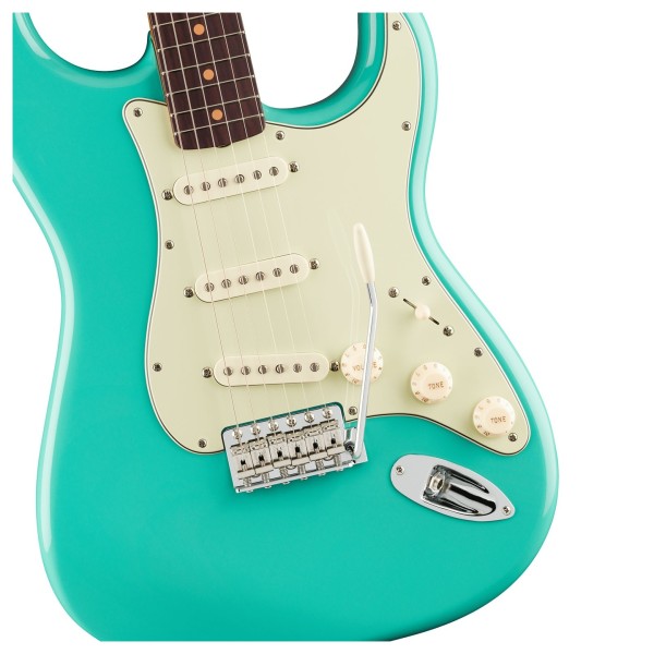 Fender Vintera III Early '60s Stratocaster RW, Seafoam Green - hardware