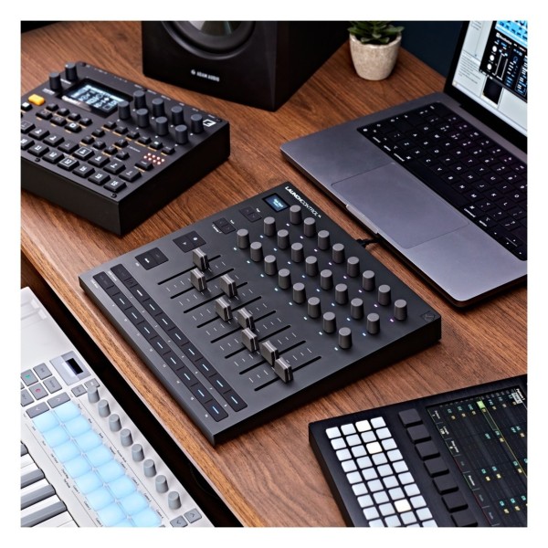 Novation Launch Control XL 3 - Lifestyle