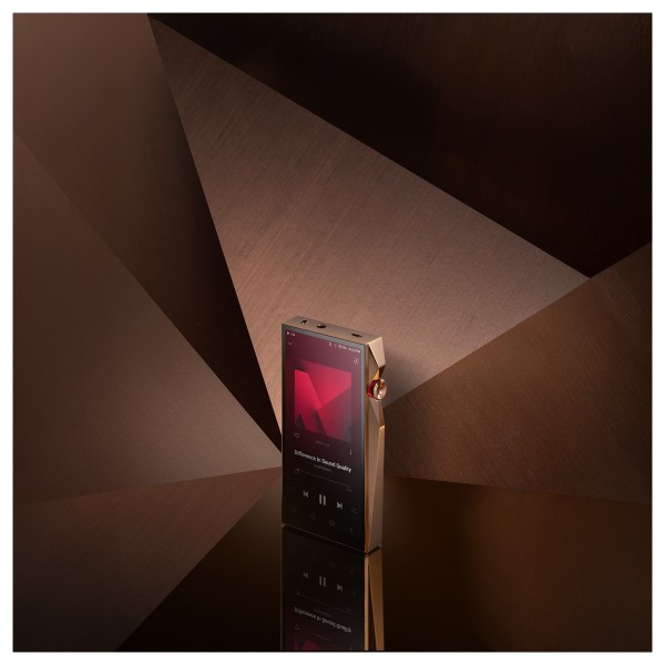 Astell&Kern SP4000 Hi-Res Player, Copper - lifestyle 1