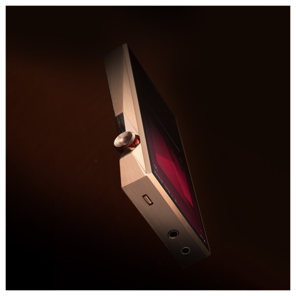 Astell&Kern SP4000 Hi-Res Player, Copper - lifestyle 3