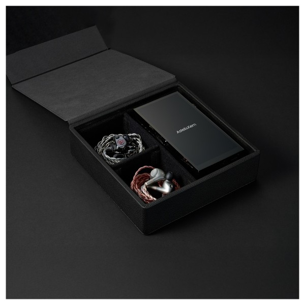 Astell&Kern DAP Premium Case lifestyle 1