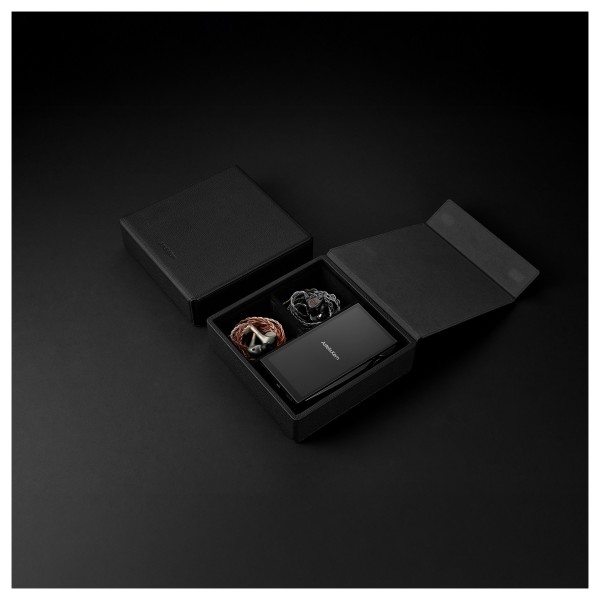 Astell&Kern DAP Premium Case lifestyle  2