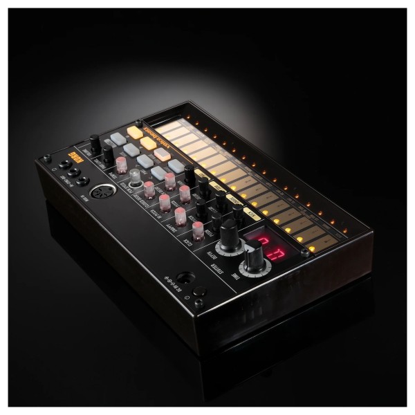 Korg Volca Beats Analog Rhythm Machine Korg Volca Beats Analog Rhythm Machine - Lifestyle 2