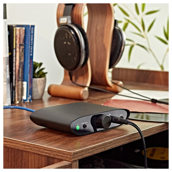 iFi ZEN Air DAC, Black - Lifestyle