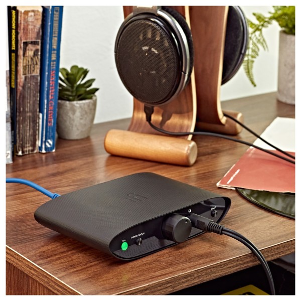 iFi ZEN Air DAC, Black - Lifestyle 3