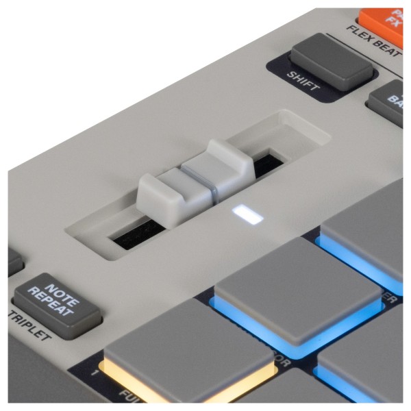 Akai Professional MPC Sample Standalone Sequencer - Detail 2