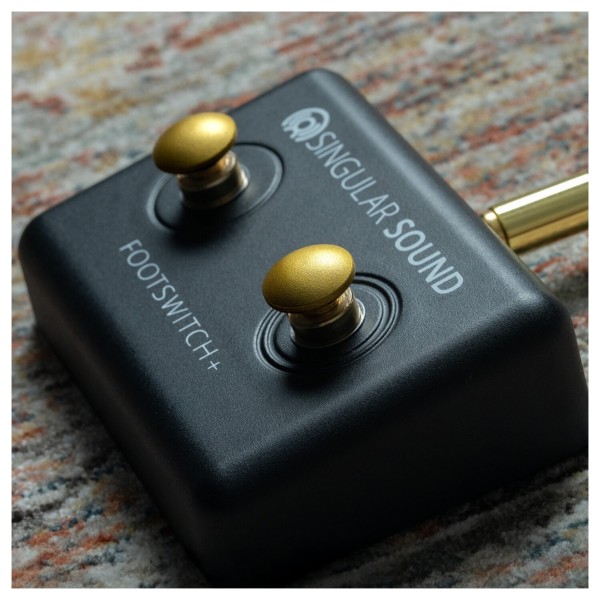 Singular Sound Footswitch+, Black - Lifestyle 3
