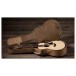 Taylor GS Mini Sapele, Natural - Lifestyle 1