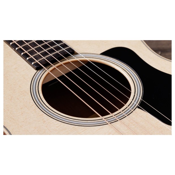 Taylor GS Mini Sapele, Natural - Lifestyle 3