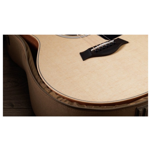 Taylor GS Mini Sapele, Natural - Lifestyle 9
