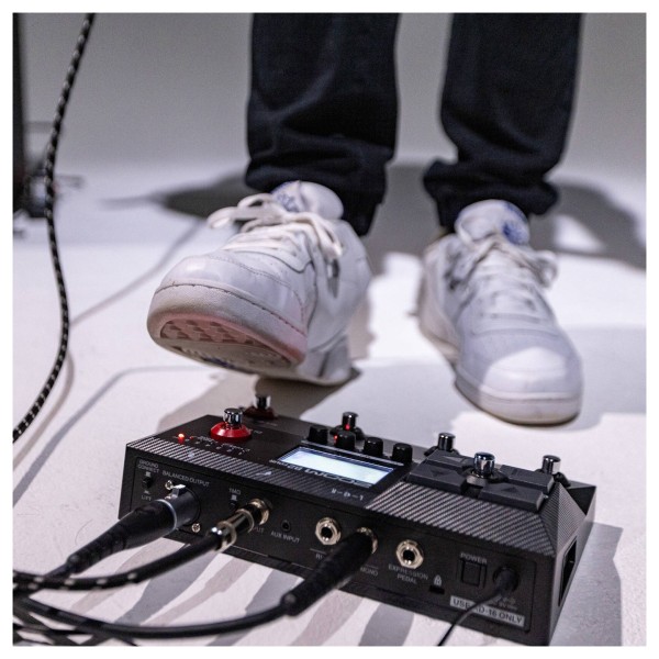 Zoom B2 Four Multi-Effects Processor and Amp Emulator - Lifestyle 2
