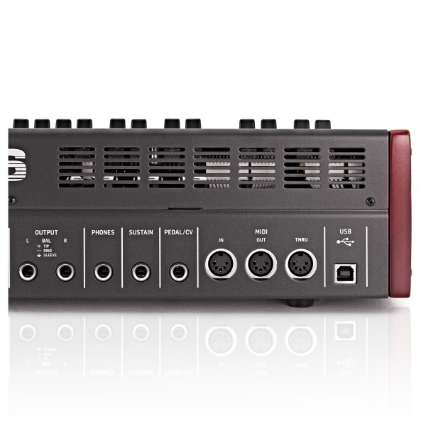 Behringer Deepmind 6 Synthesizer