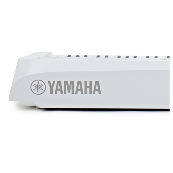 Yamaha DGX 670 Digital Piano, White