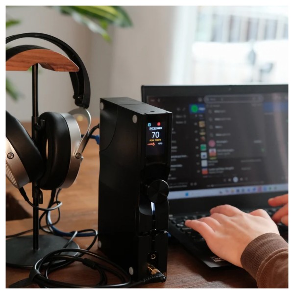 iFi Neo iDSD 3 Ultra-Res DAC + Headphone Amplifier lifestlye 2