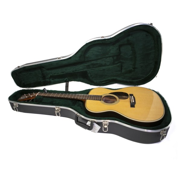 Martin OM-28 (2025) - guitar in case