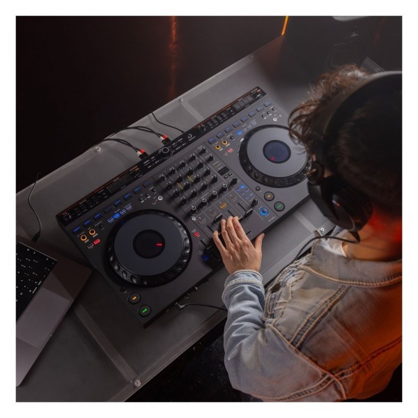 AlphaTheta DDJ-GRV6 DJ Controller - Lifestyle 3