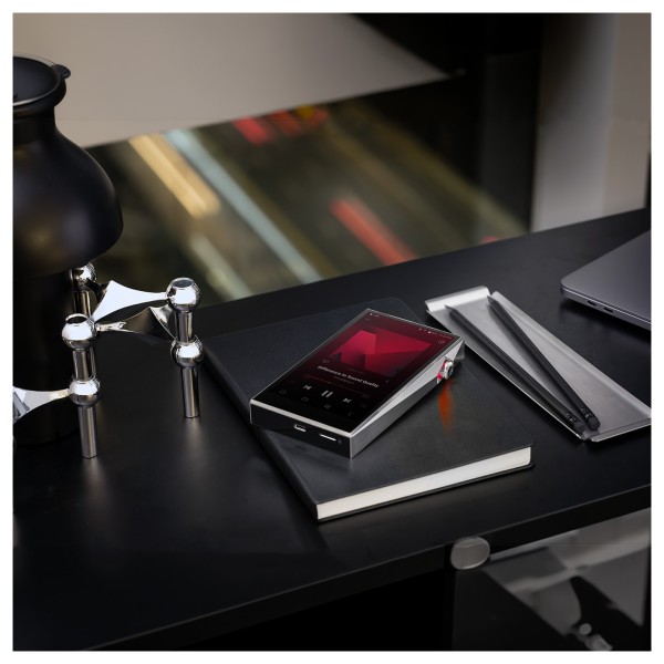 Astell&Kern A&ultima SP3000T, Silver lifestyle 15