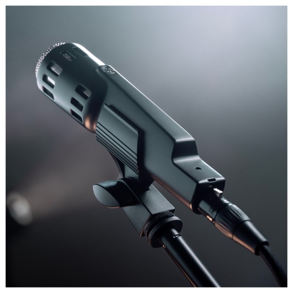 Warm Audio Retro 64, Matte Black - Lifestyle 3