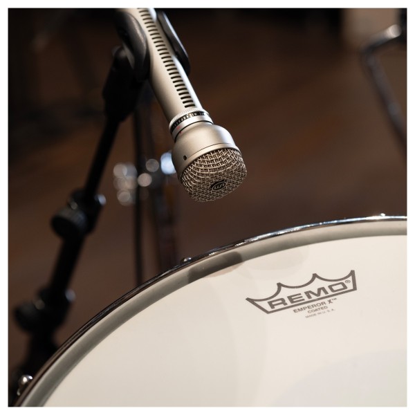 Warm Audio WA-19 Dynamic Studio Microphone, Nickel - Lifestyle 3