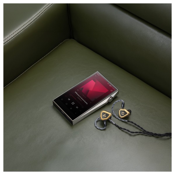 Astell&Kern A&ultima SP3000T, Silver lifestyle 1
