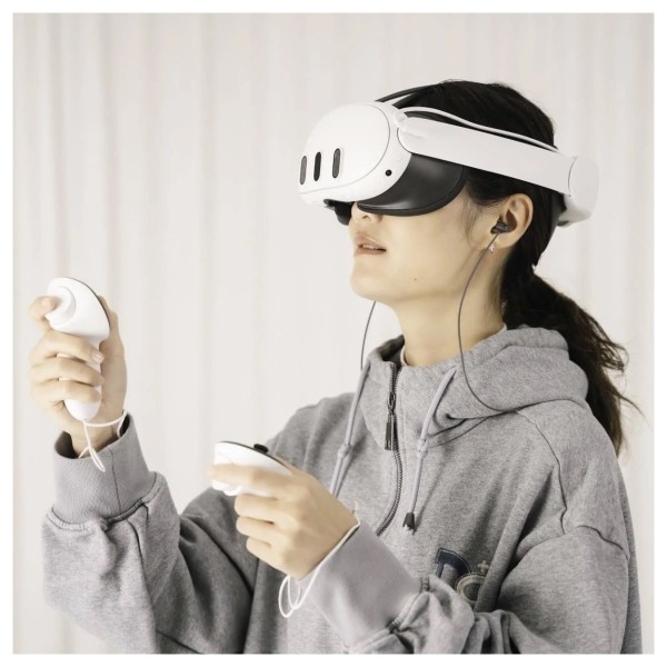 Final VR500 Gaming Earphone with Controller & Mic - Lifestyle 4