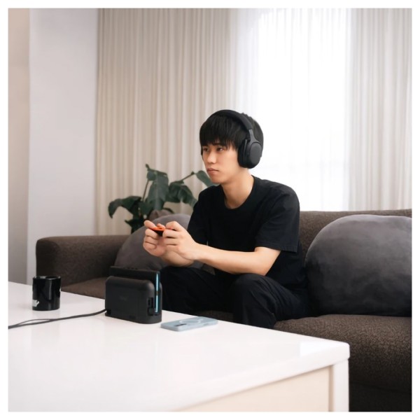 Final VR3000EX Wireless Gaming Headset - lifestyle 
