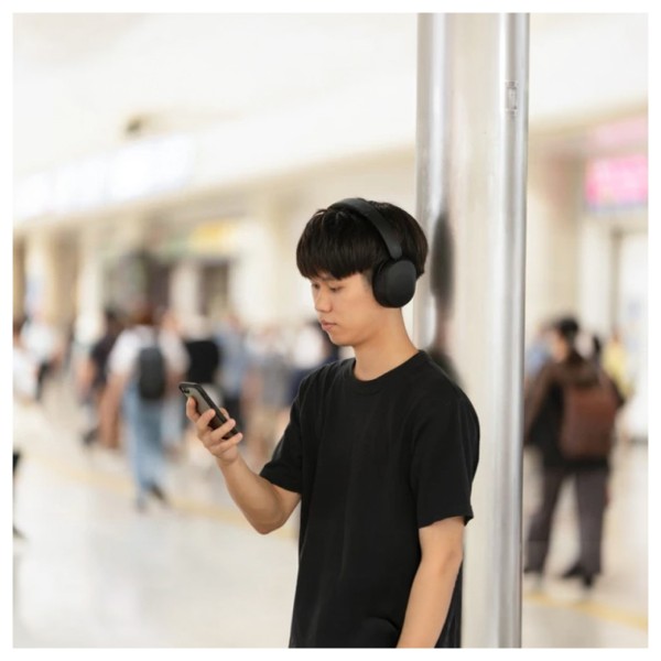 Final UX1000 On-Ear Wireless Headphones, Black -lfiestyle 2