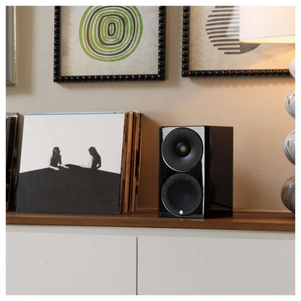 Monitor Audio Radius 4G Three, Satin White lifestyle  5