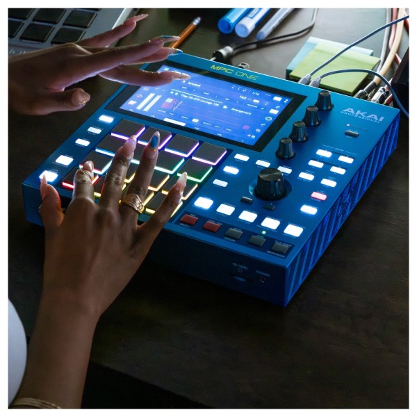 Akai Professional MPC One Gen 2 - Lifestyle