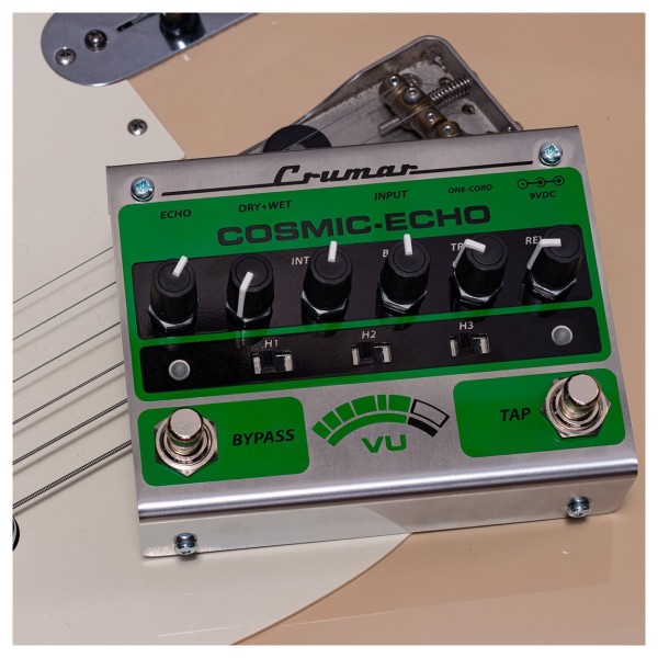 Crumar Cosmic Echo Pedal - Lifestyle 3