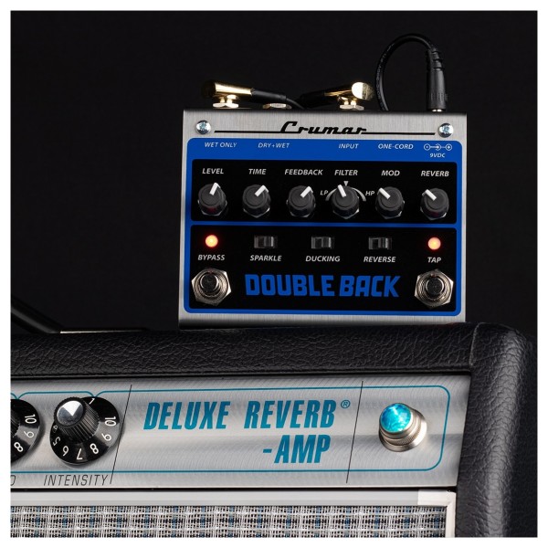 Crumar DoubleBack Delay Pedal - Lifestyle 2